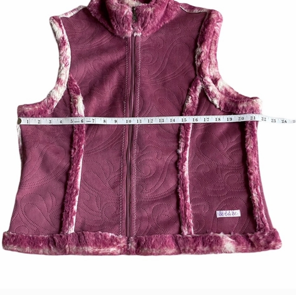 Ariat faux suede fur reversible vest. Size Large pink and white - Picture 4 of 6